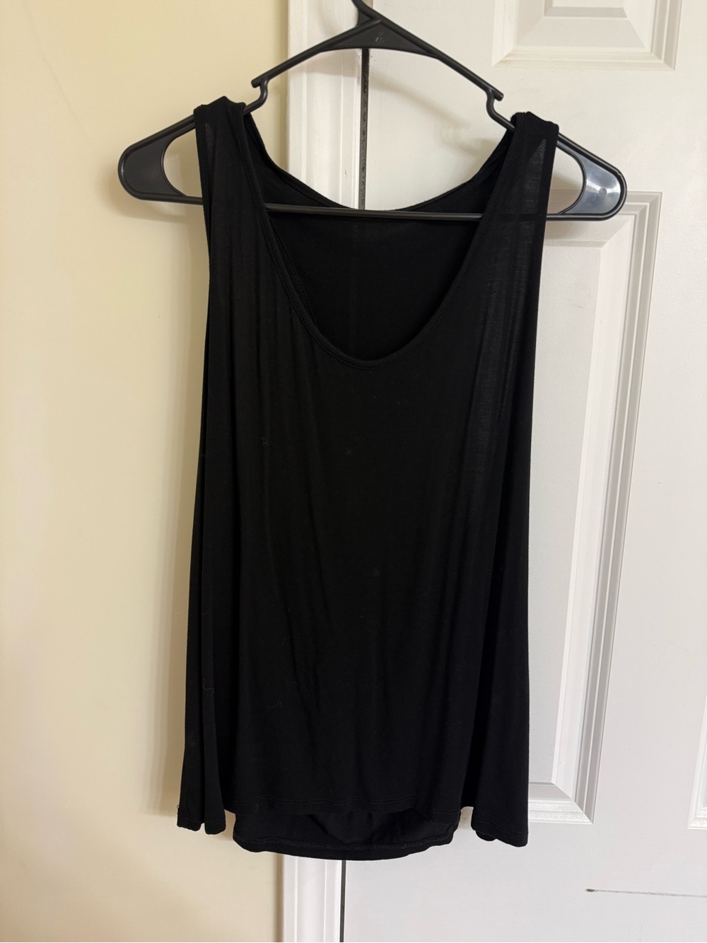 Lightweight Black Scoop Neck Women's Tank Top